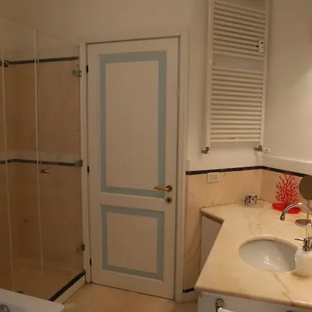 Апартаменты Casa Magniflex - Sea View Flat With Swimming Pool Форте-деи-Марми